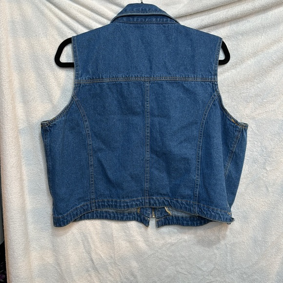 COPY - PTP 22 inches length 19 inches denim vest zipper front hundred percent c… - Picture 3 of 4